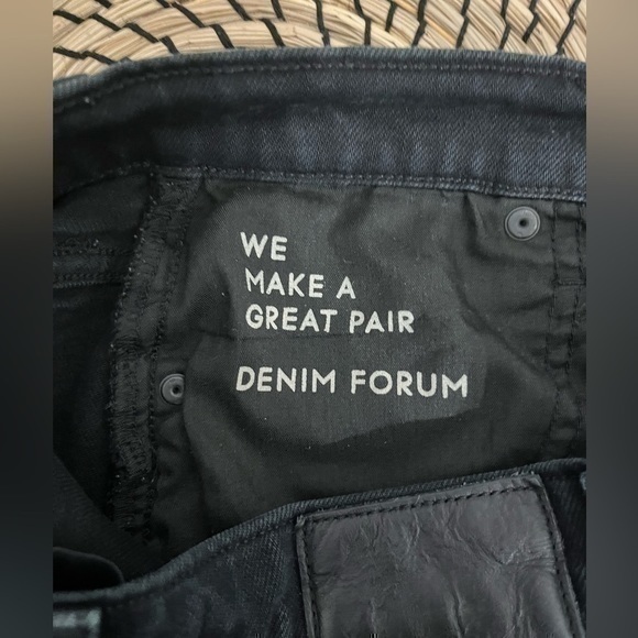 ARITZIA | DENIM FORUM YOKO High Rise SLIM in black - size 25 - actual waist 26” - Picture 8 of 10